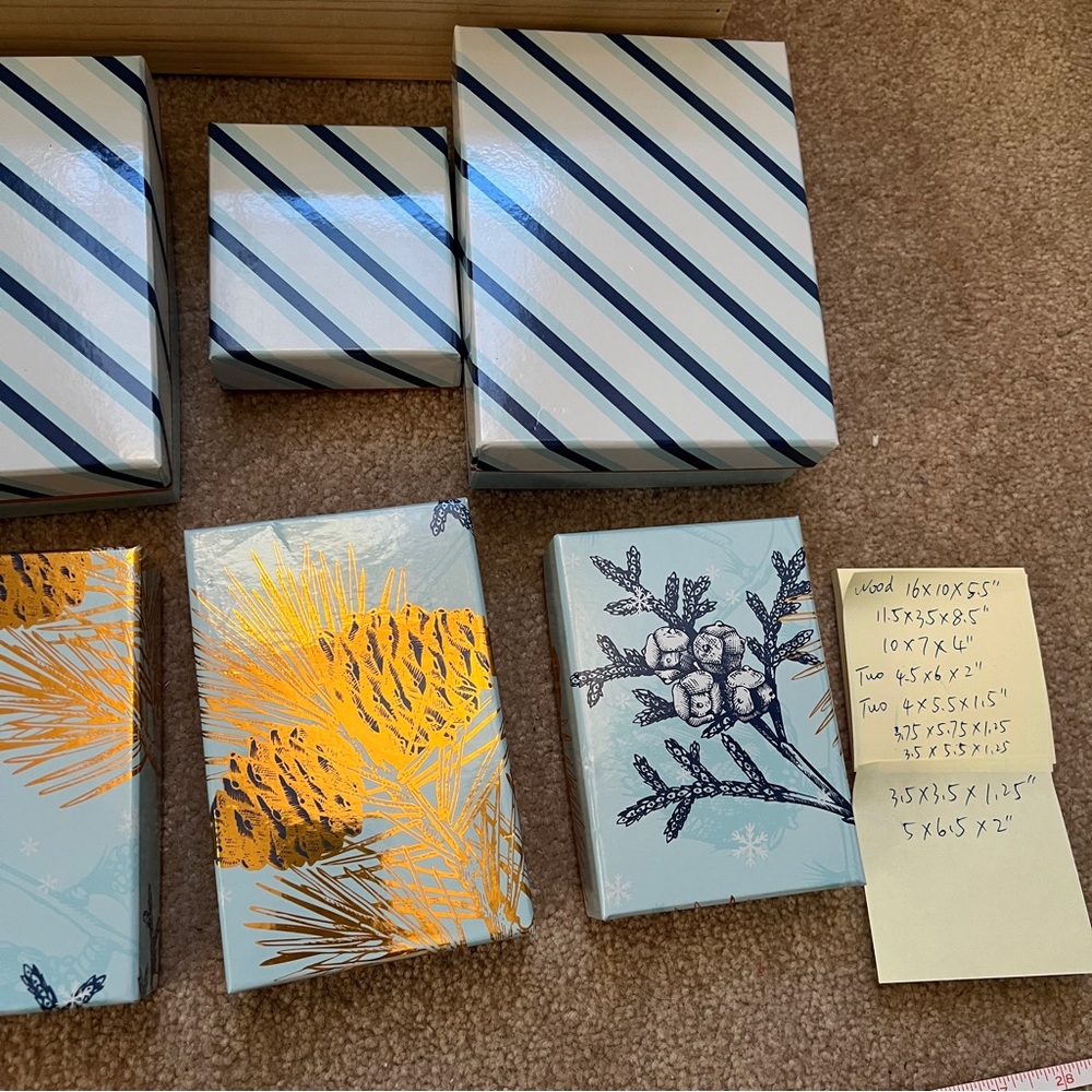 Pinecone Patterned Gift Boxes Set - Picture 9 of 10